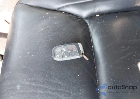 2018 Chrysler 300 Touring L из США, поврежденный, VIN 2C3CCAAG7JH201577